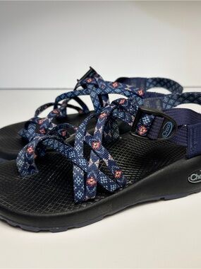 Chaco Women's ZX/2 Classic Sandals • Sz 9 • Wink Blue Geometric Pattern